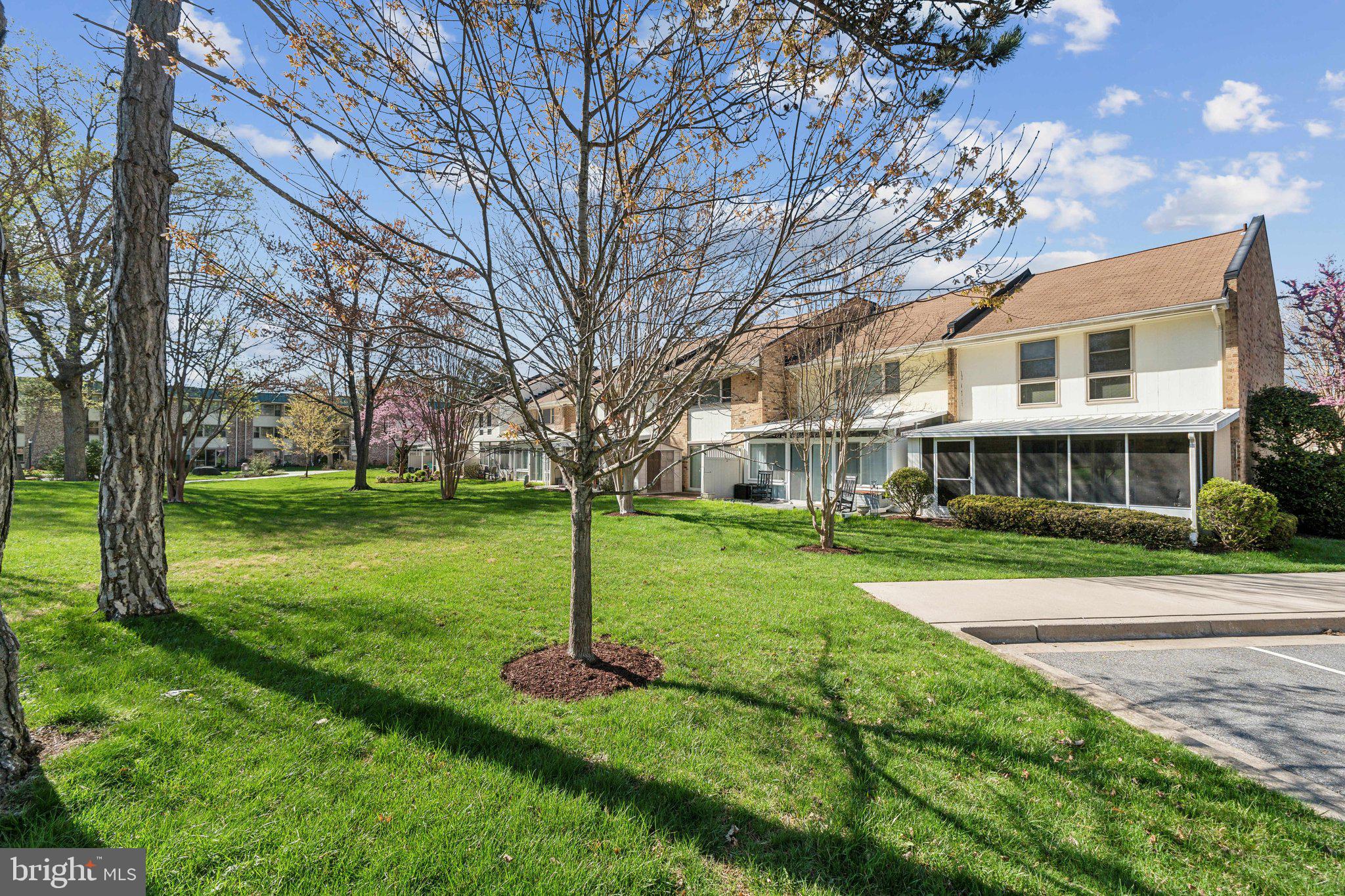 LEISURE WORLD - Residential