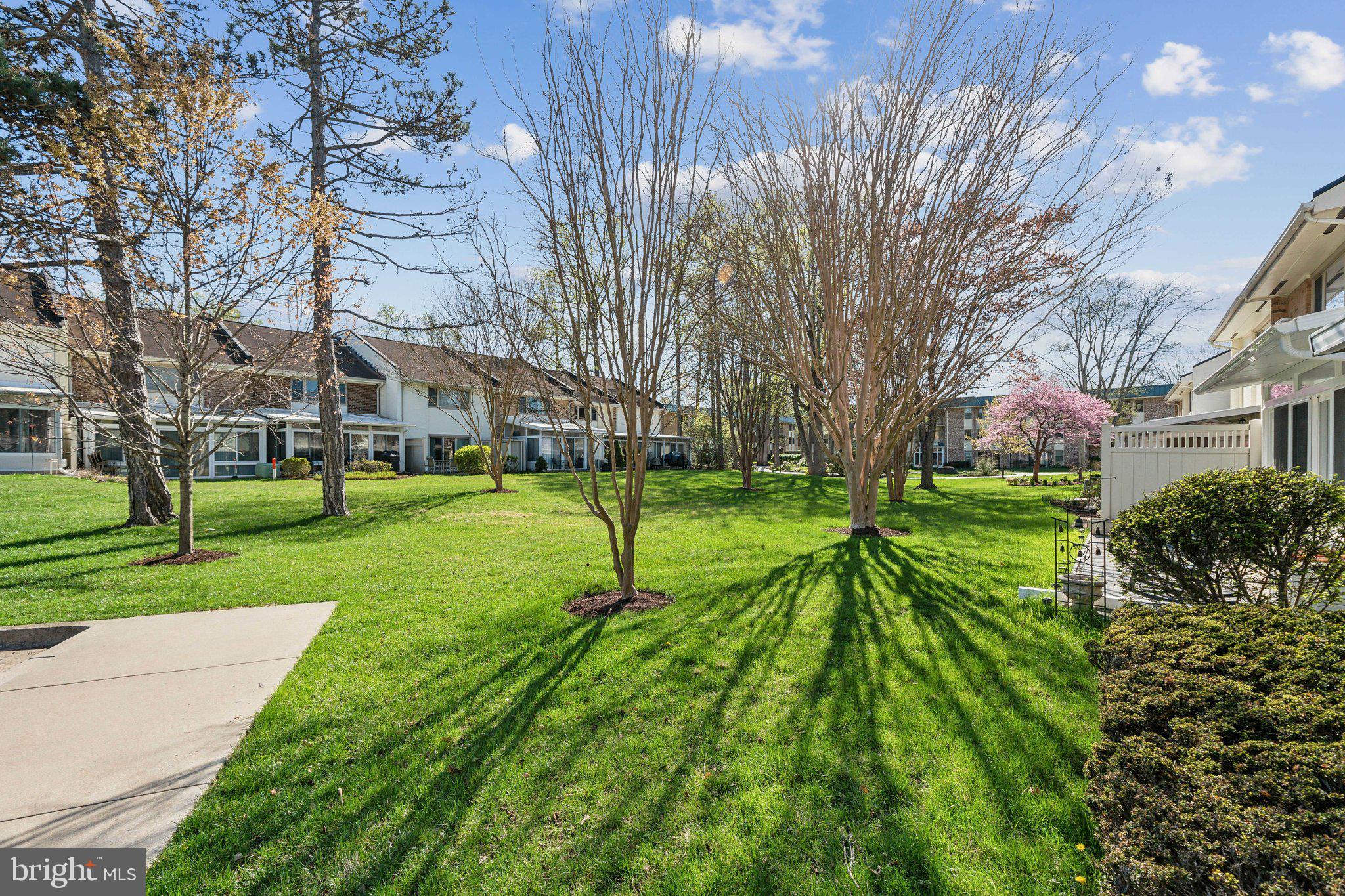 LEISURE WORLD - Residential