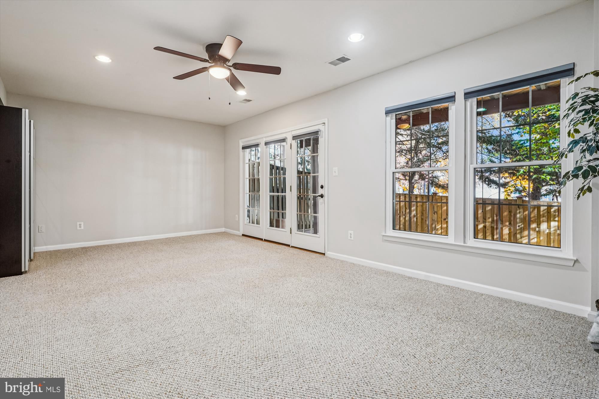 METRO PLACE AT DUNN LORING - Residential