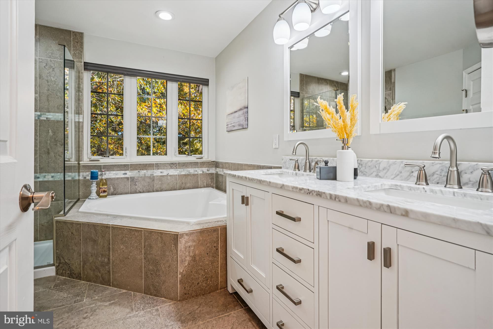 METRO PLACE AT DUNN LORING - Residential