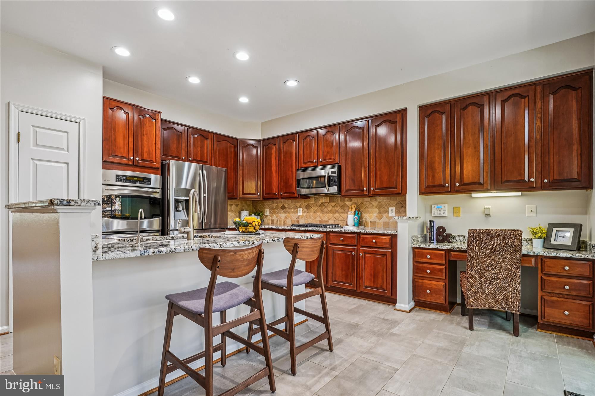 METRO PLACE AT DUNN LORING - Residential