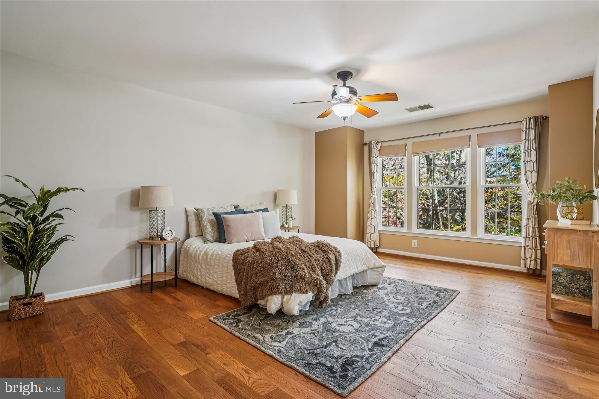 METRO PLACE AT DUNN LORING - Residential