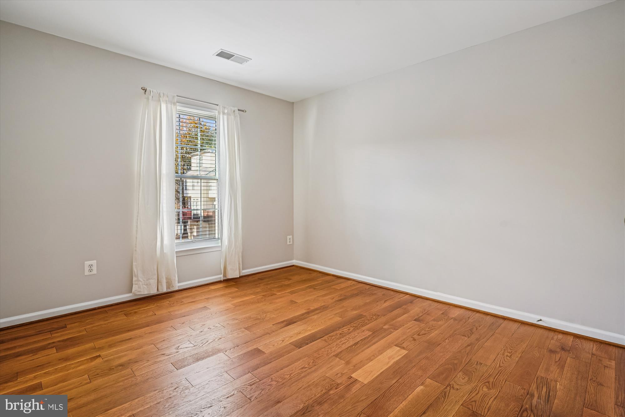 METRO PLACE AT DUNN LORING - Residential