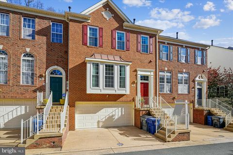 2711 MANHATTAN PLACE VIENNA VA 22180