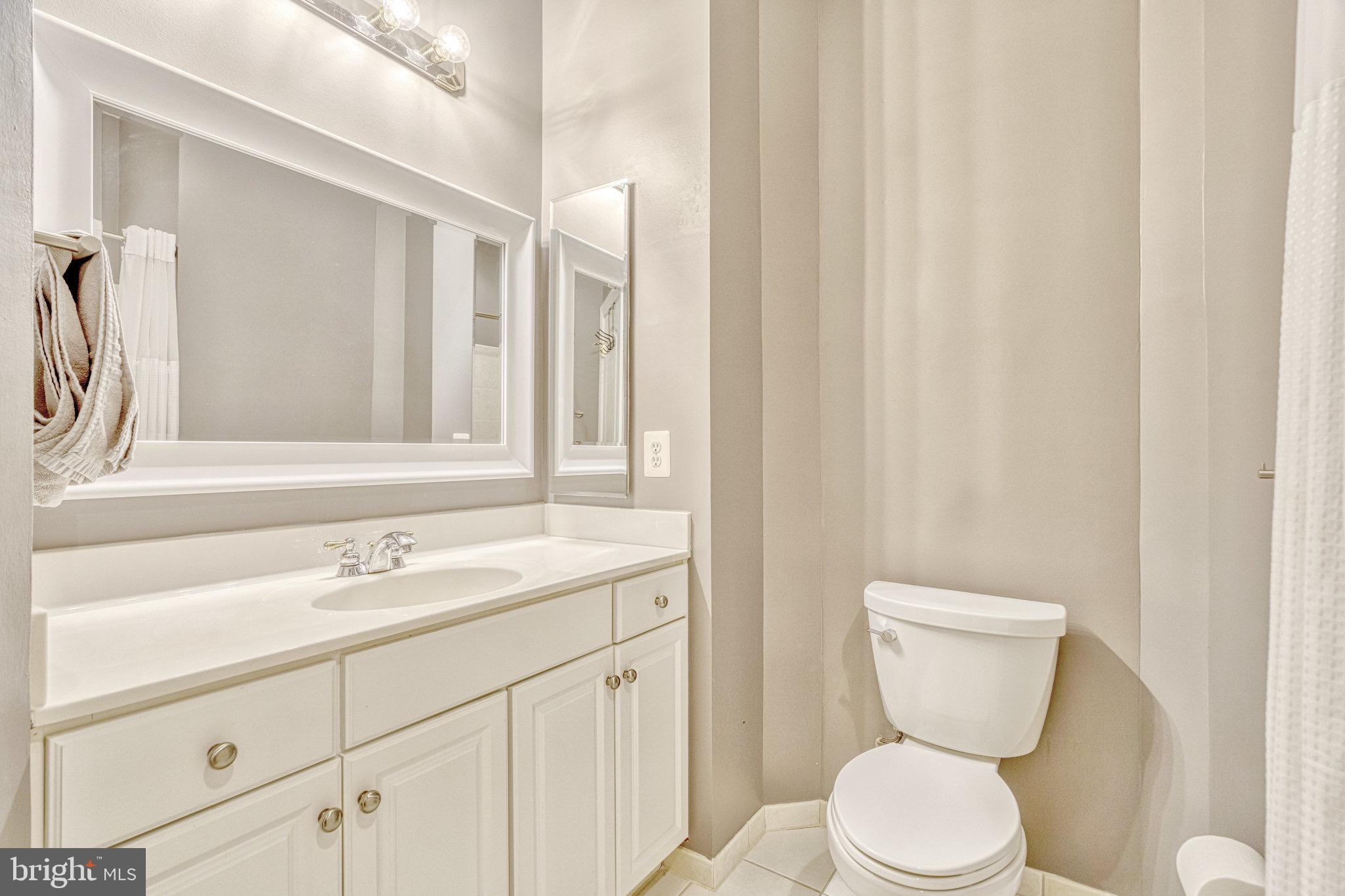 LANSDOWNE ON THE POTOMAC - Residential