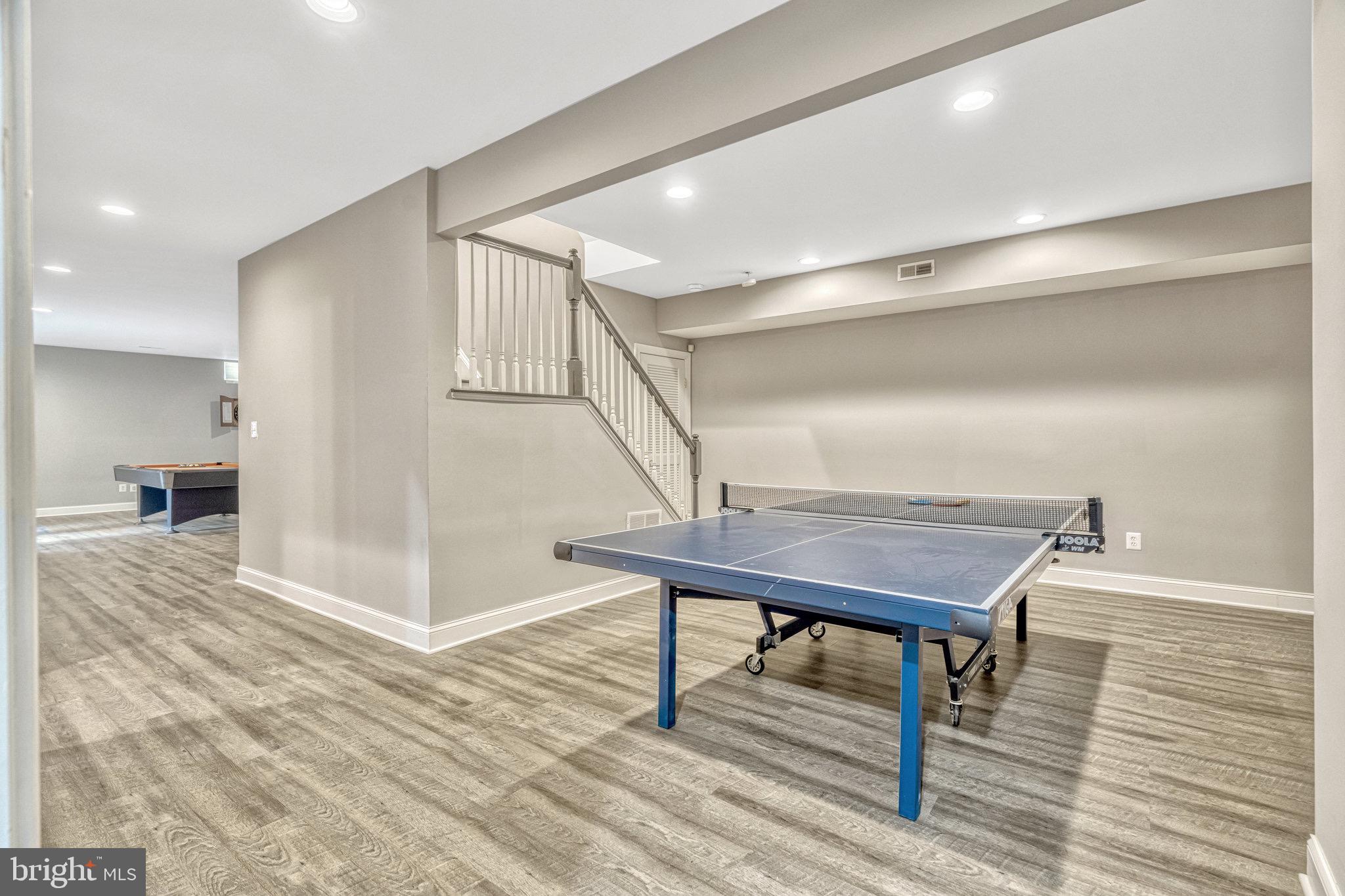 LANSDOWNE ON THE POTOMAC - Residential