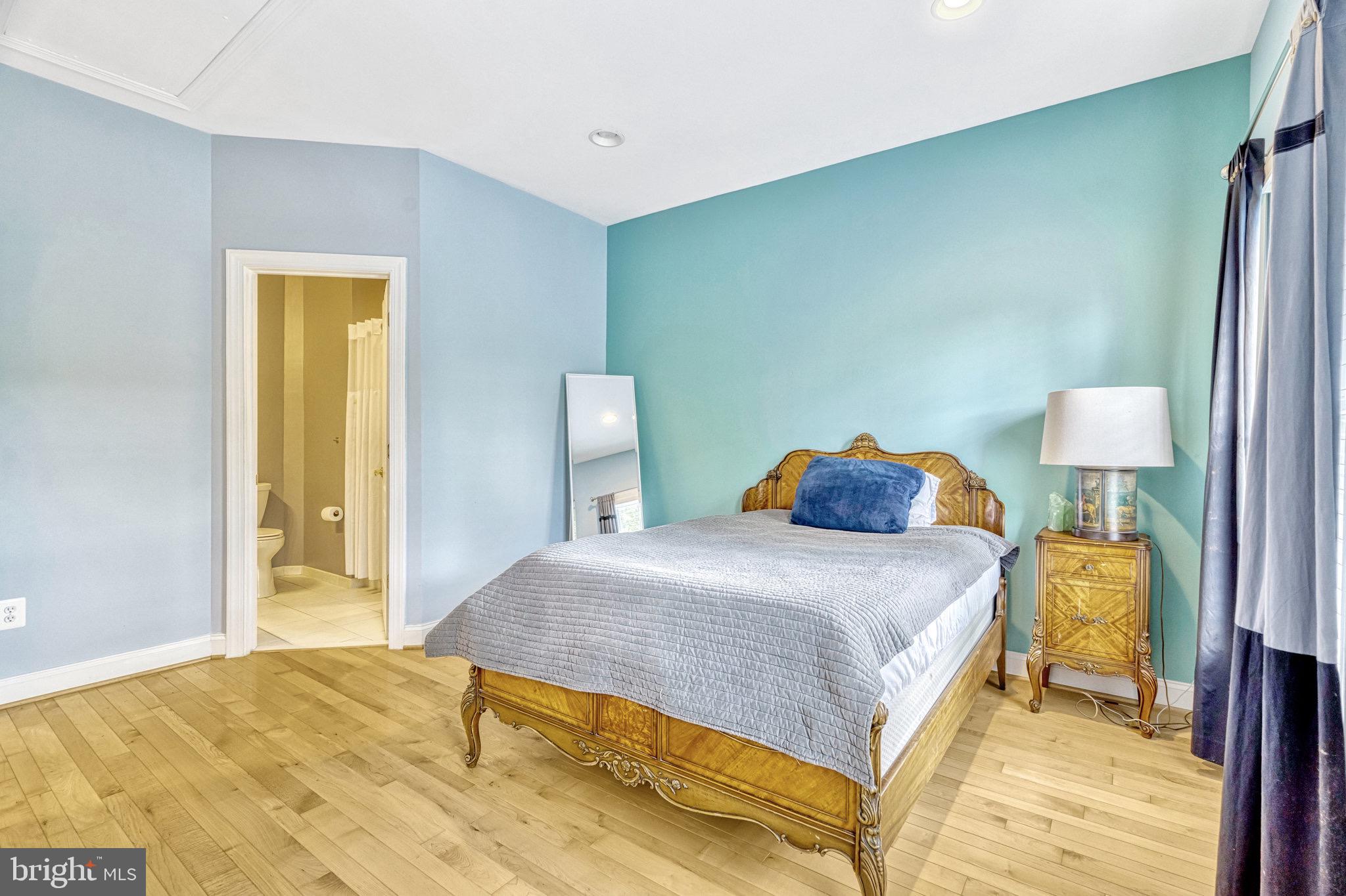 LANSDOWNE ON THE POTOMAC - Residential