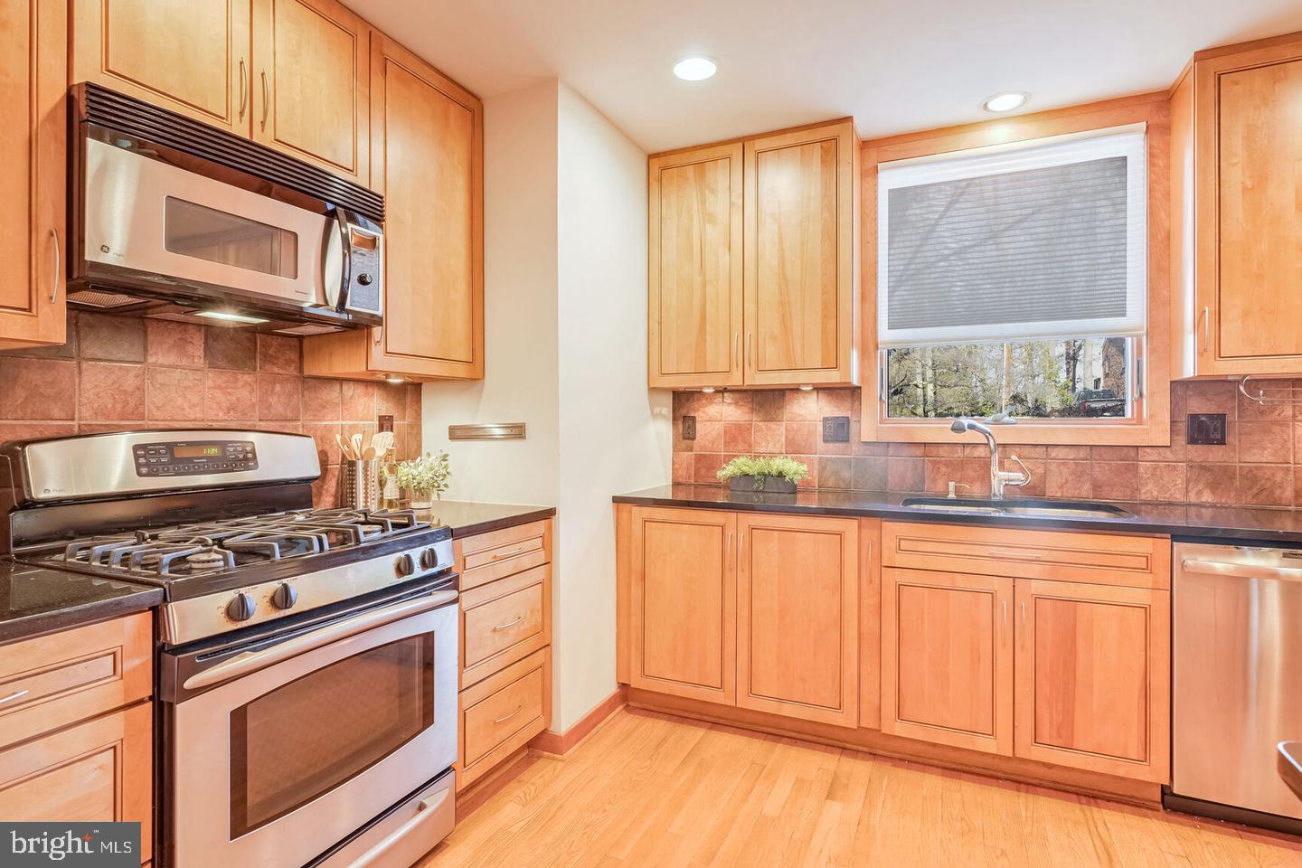 MC LEAN WOODS - Residential Lease