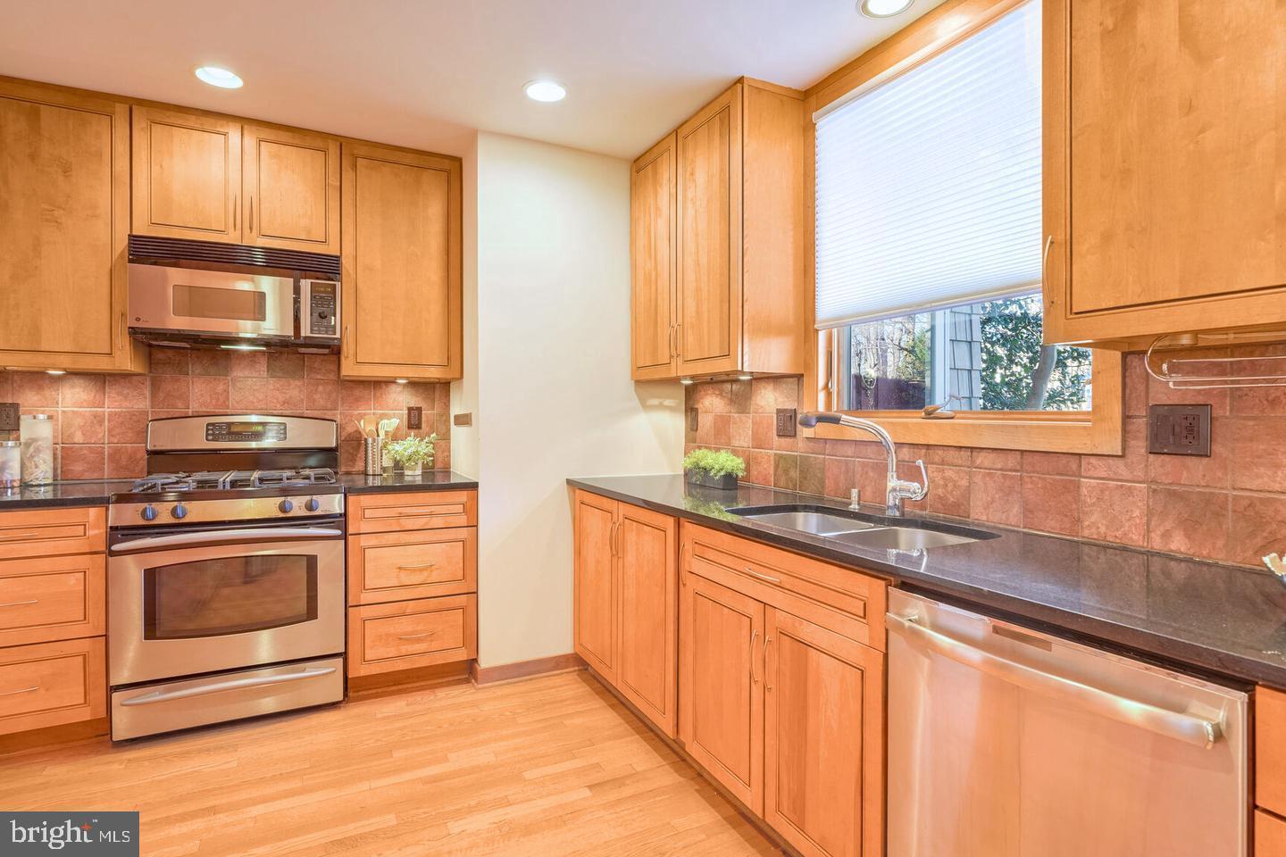 MC LEAN WOODS - Residential Lease