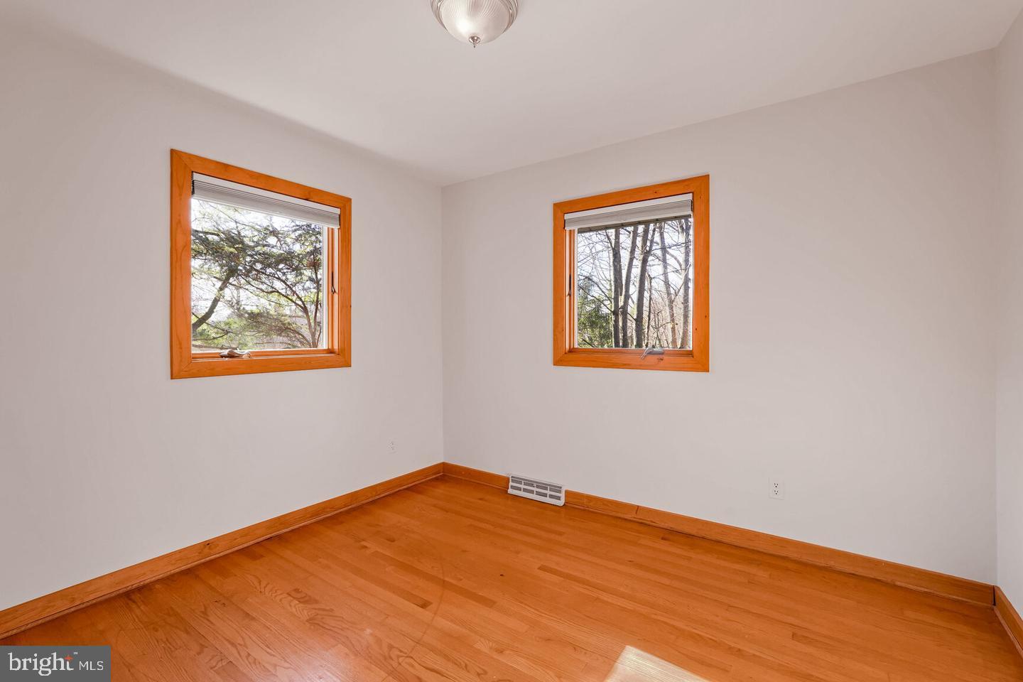 MC LEAN WOODS - Residential Lease