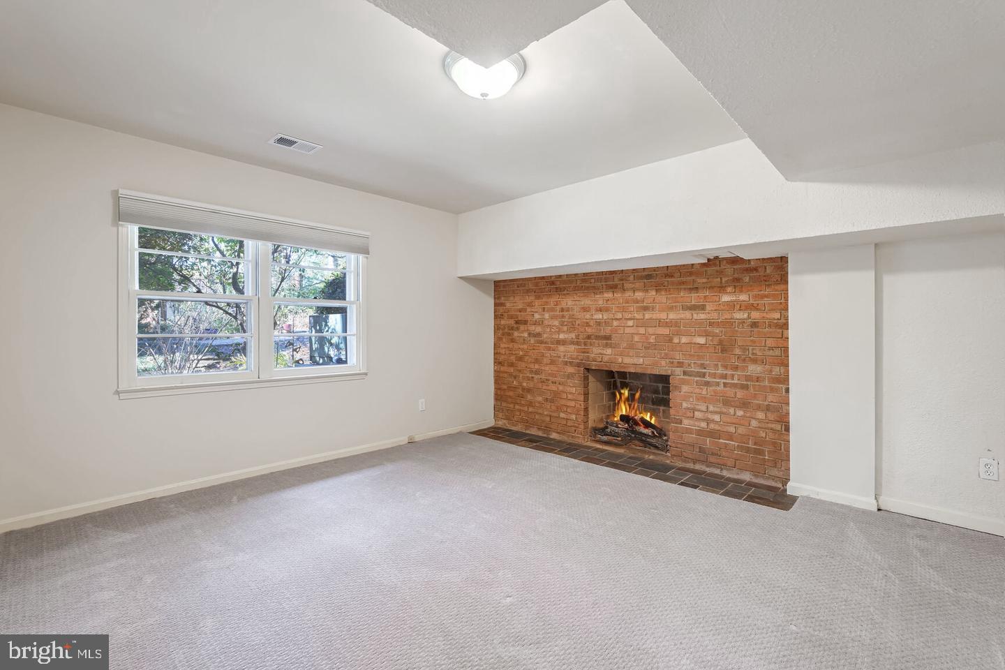 MC LEAN WOODS - Residential Lease