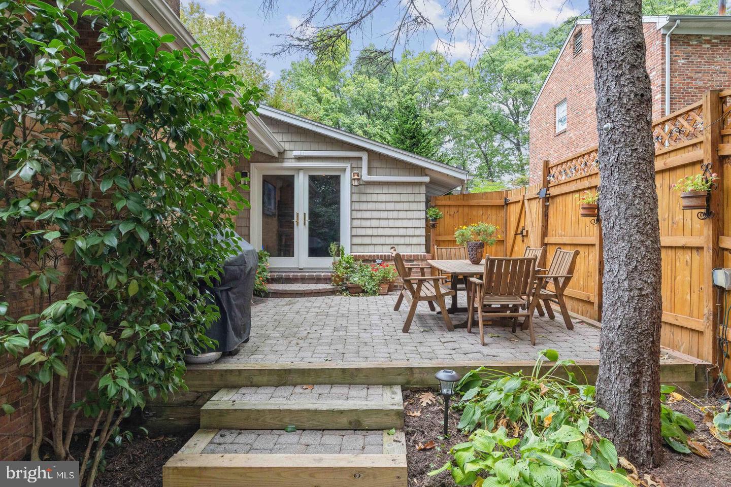 MC LEAN WOODS - Residential Lease