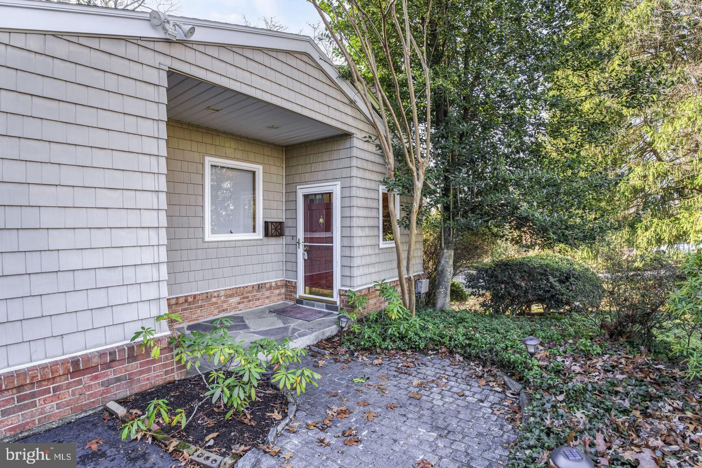 MC LEAN WOODS - Residential Lease