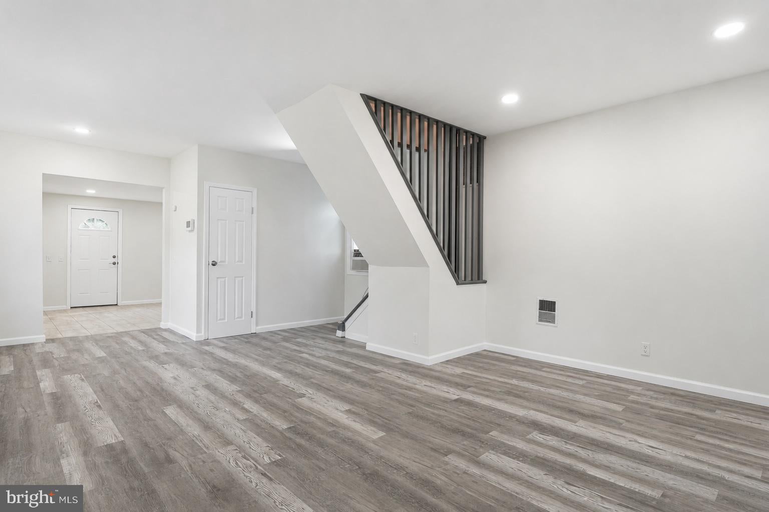 113 NEW HILLCREST AVENUE