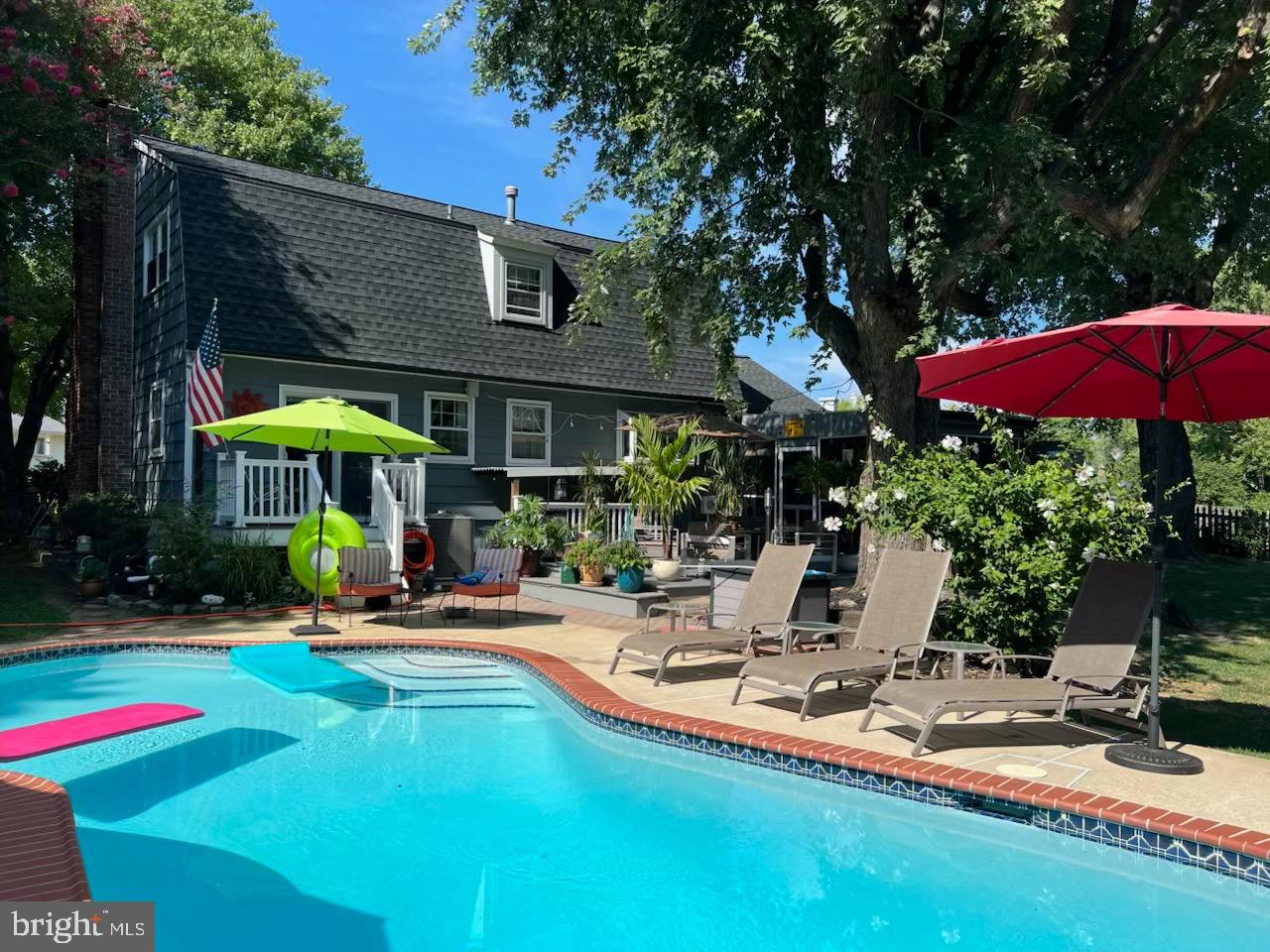 221 KERSHAW COURT