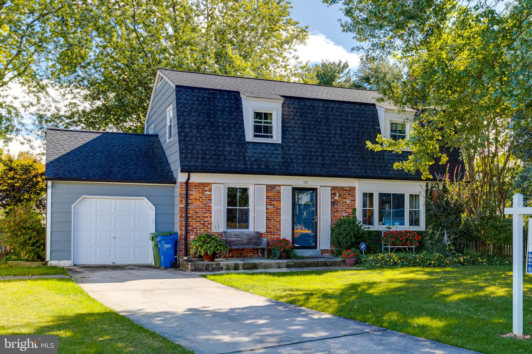221 KERSHAW COURT