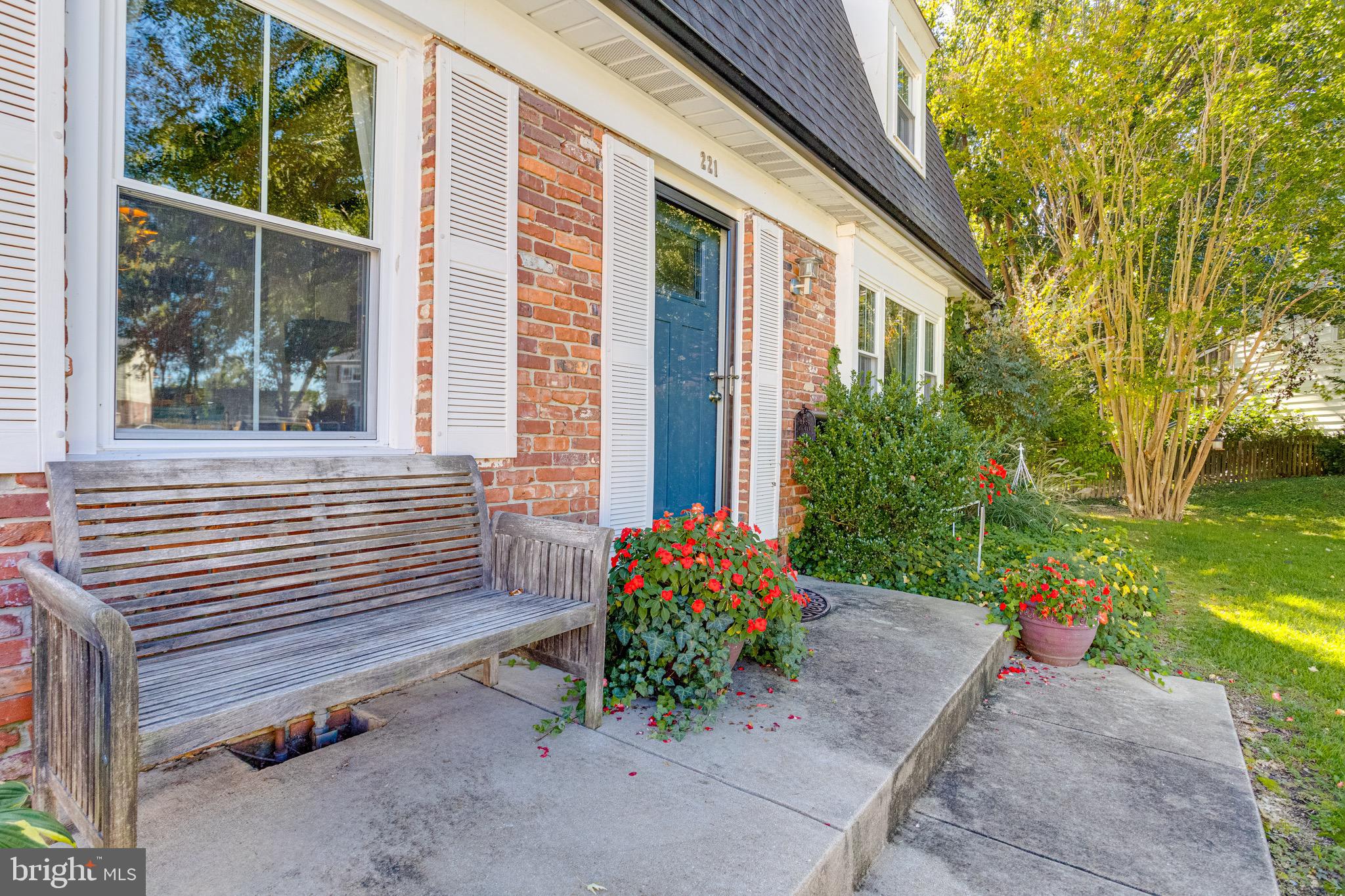 221 KERSHAW COURT