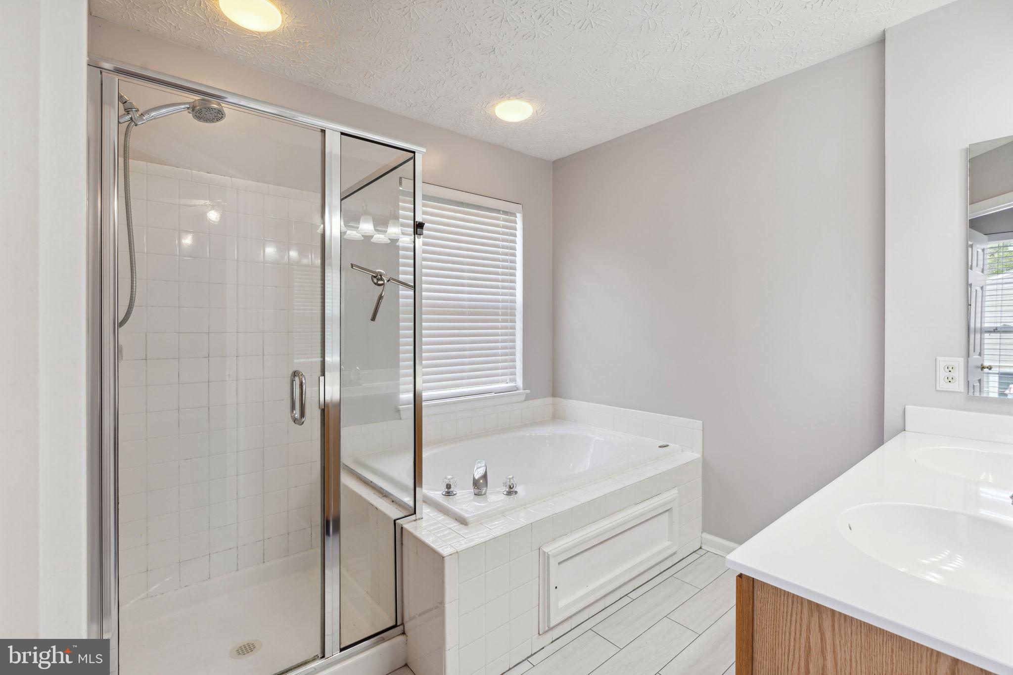 PINEY ORCHARD - Residential