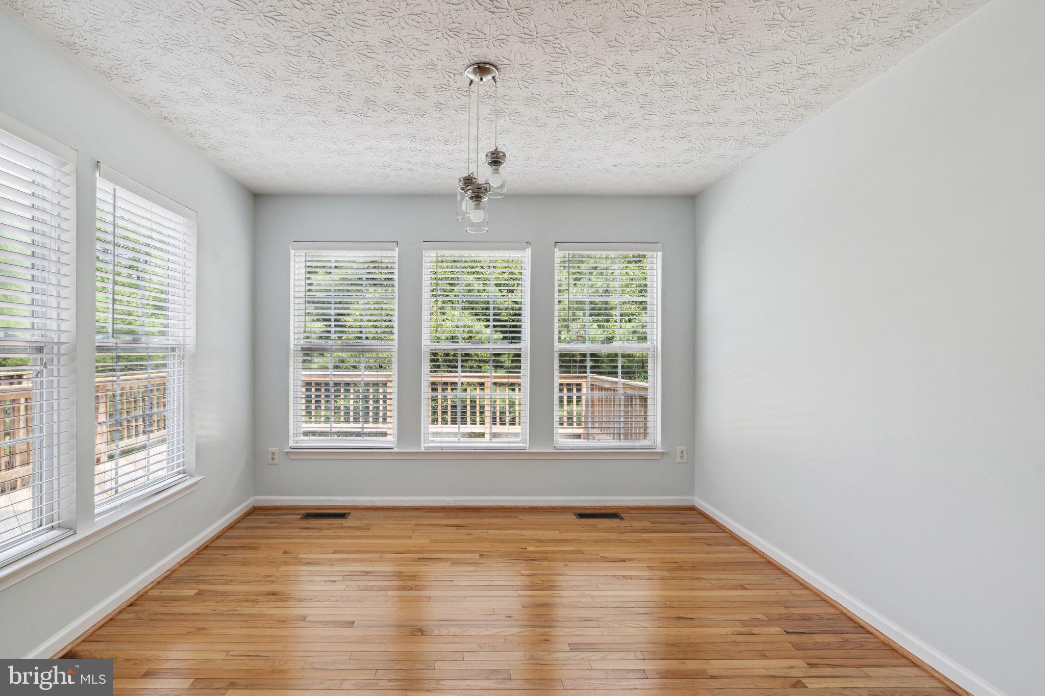 PINEY ORCHARD - Residential