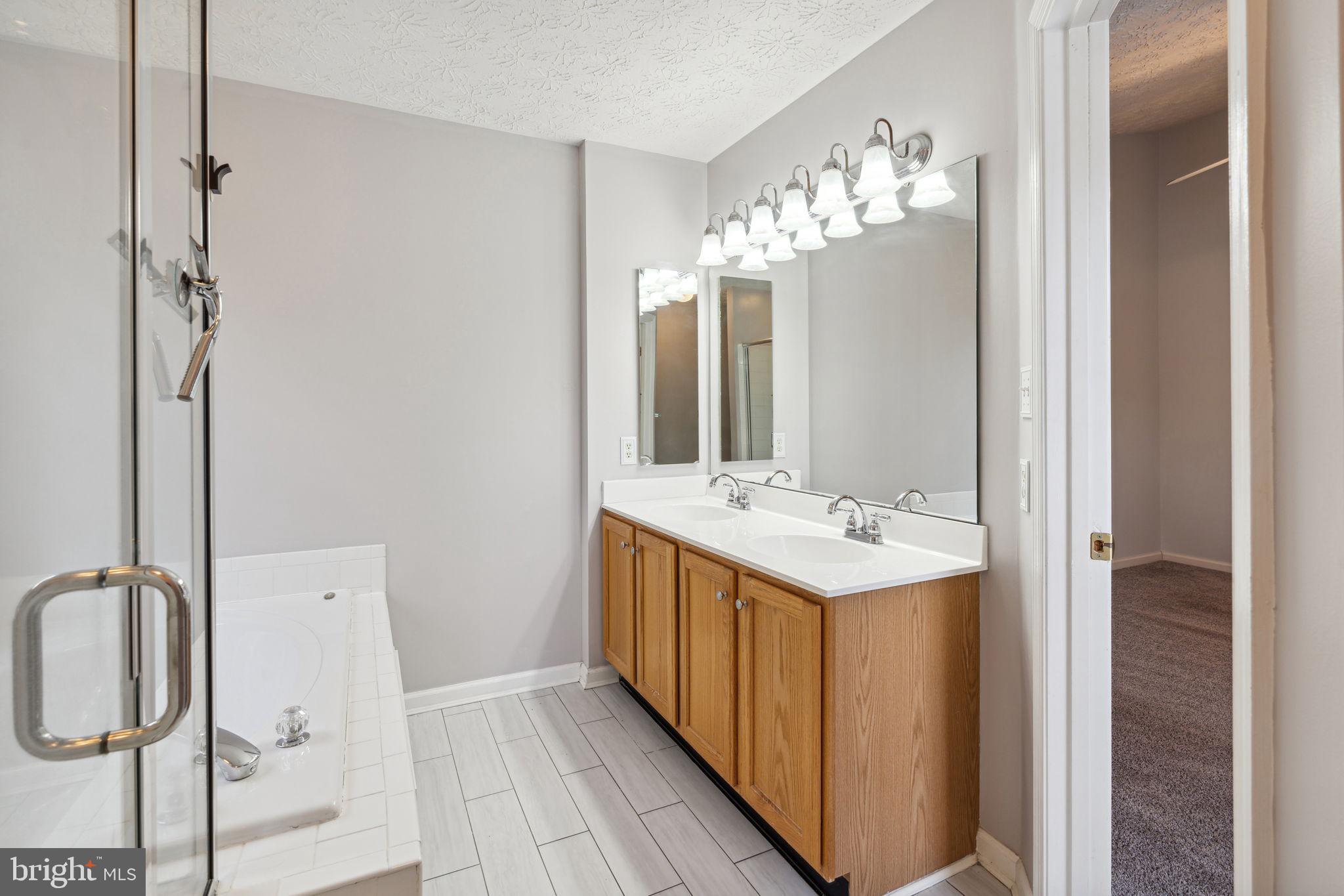 PINEY ORCHARD - Residential