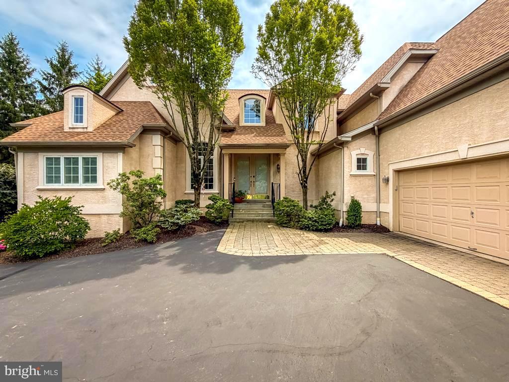 2212 CORSON LANE