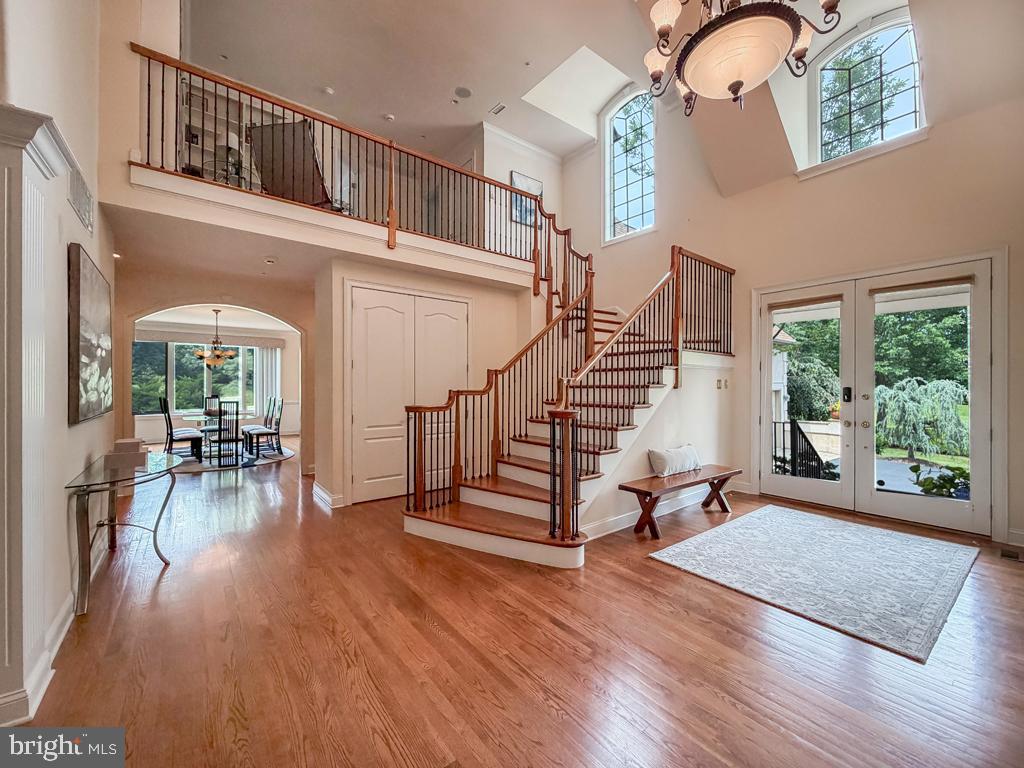 2212 CORSON LANE