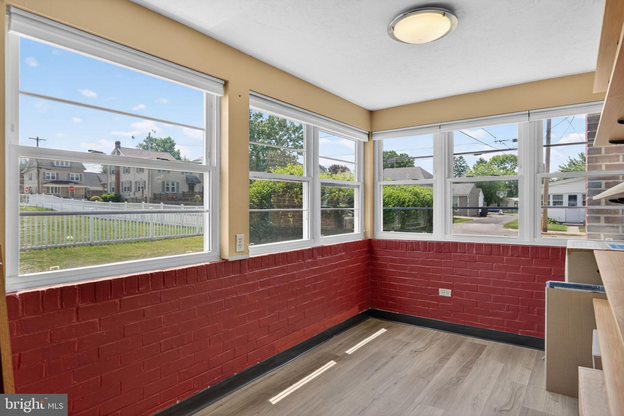 MCSHERRYSTOWN - Residential