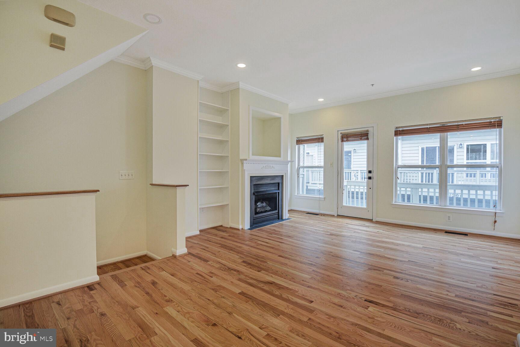 2127 12TH PLACE NW