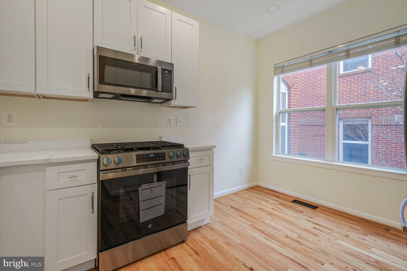 2127 12TH PLACE NW