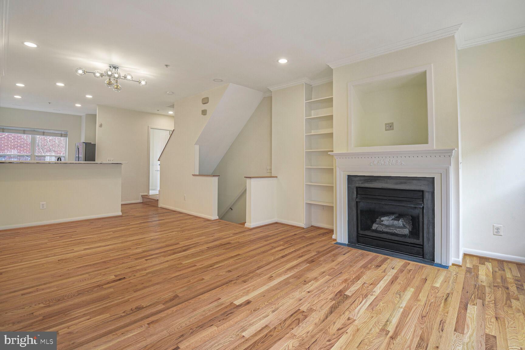 2127 12TH PLACE NW