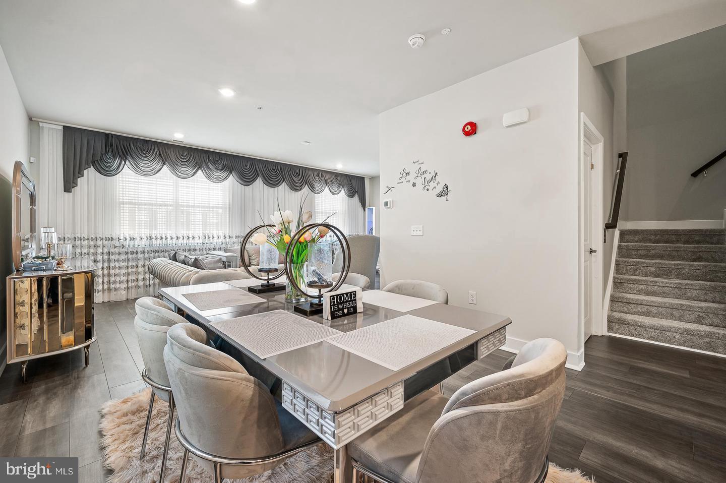 WATERSIDE - Residential