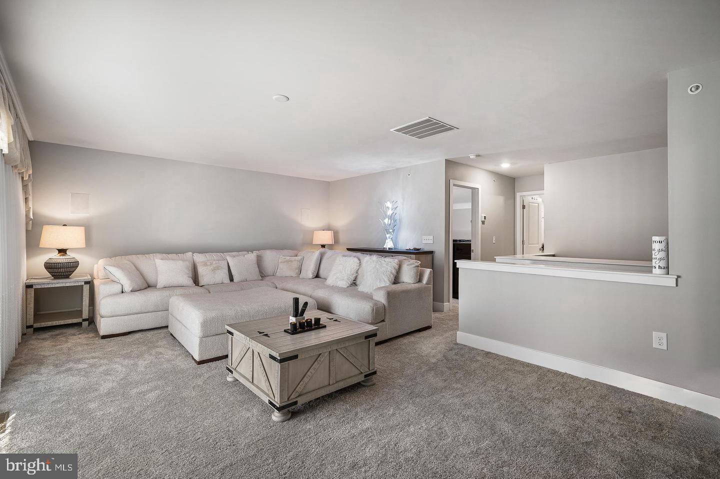 WATERSIDE - Residential