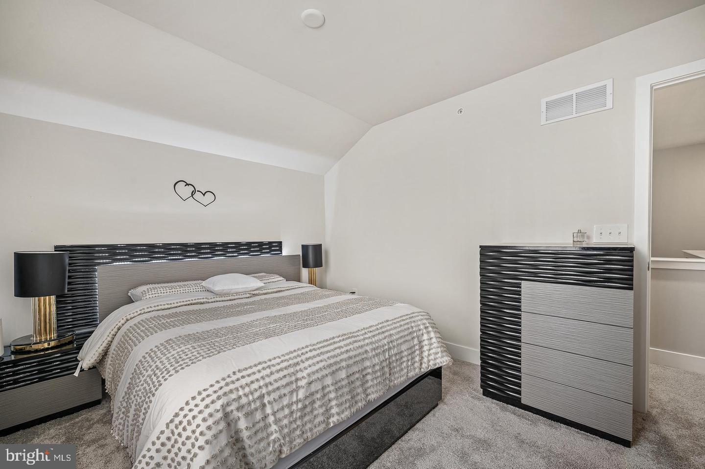 WATERSIDE - Residential