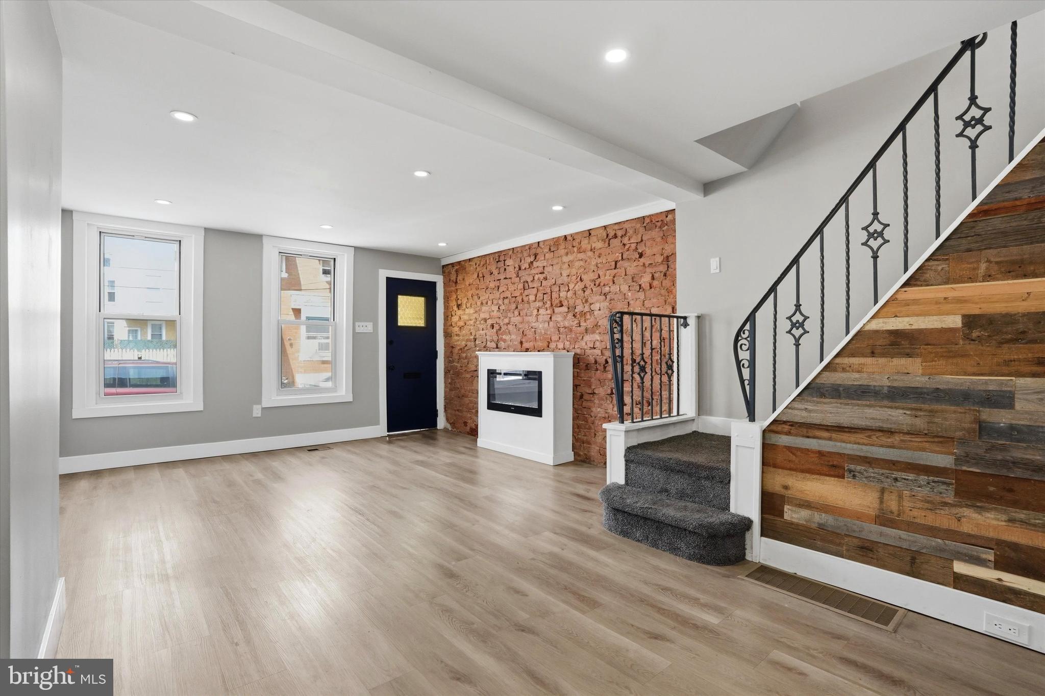 PORT RICHMOND - Residential