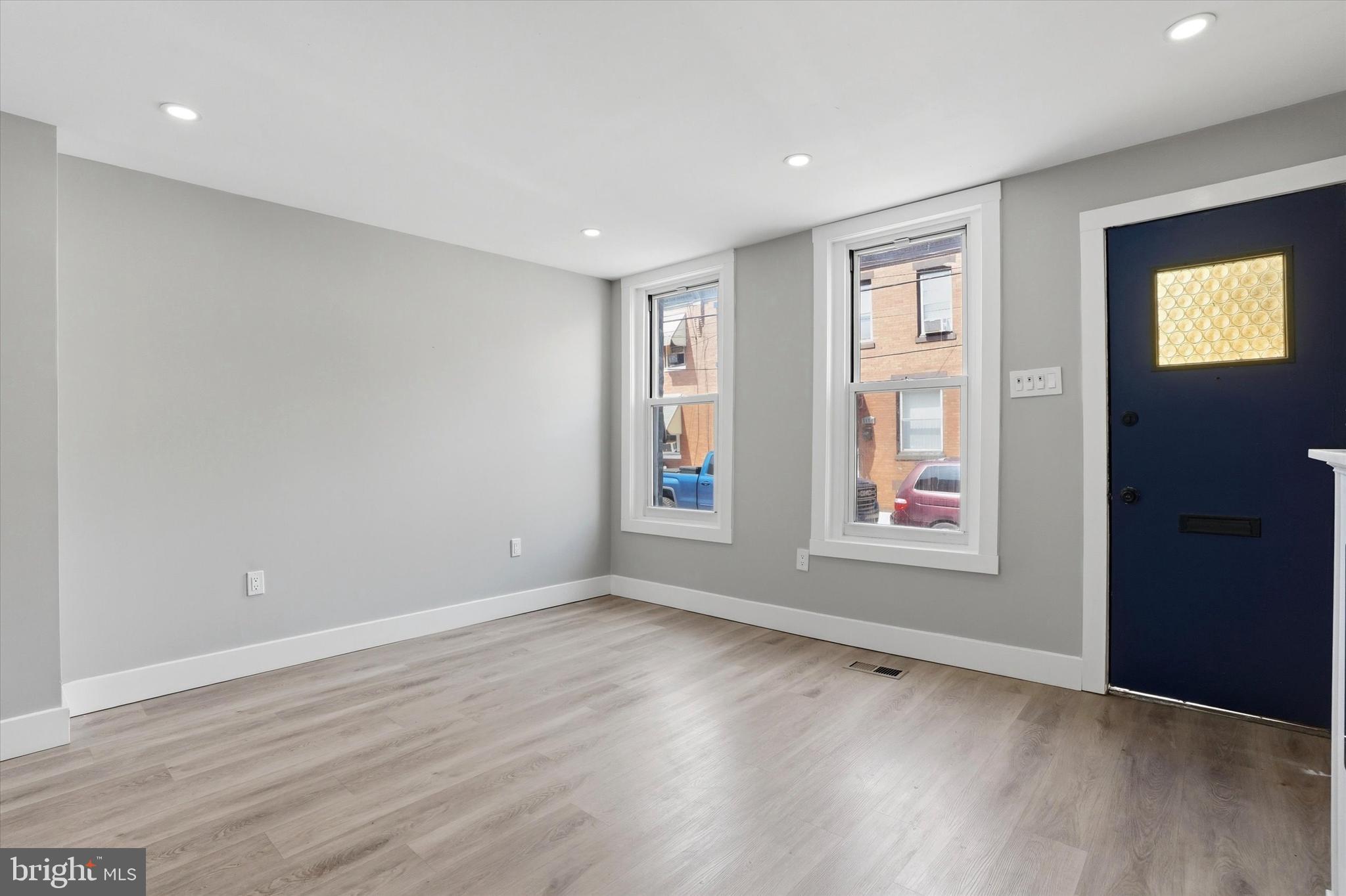 PORT RICHMOND - Residential