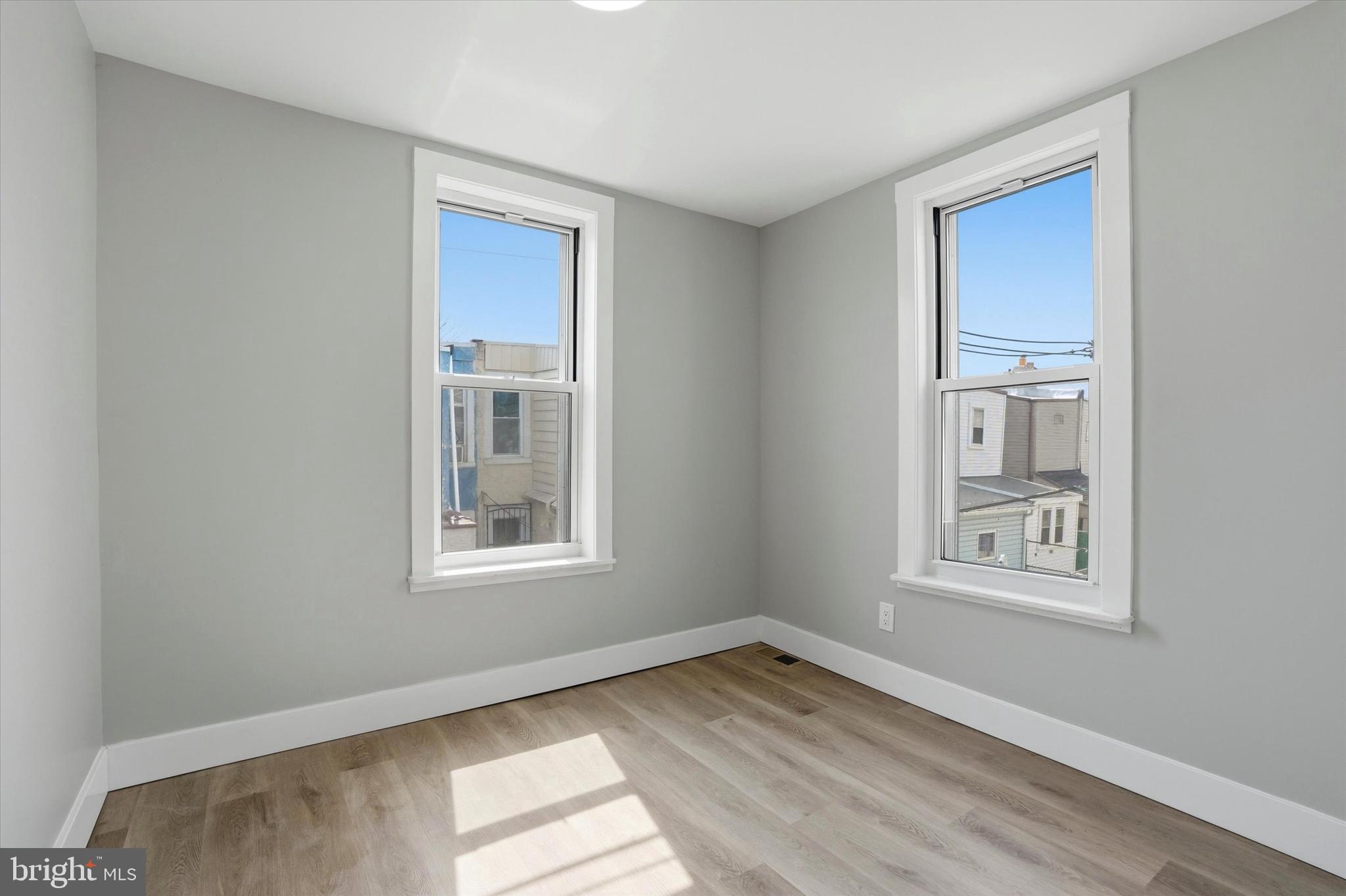 PORT RICHMOND - Residential