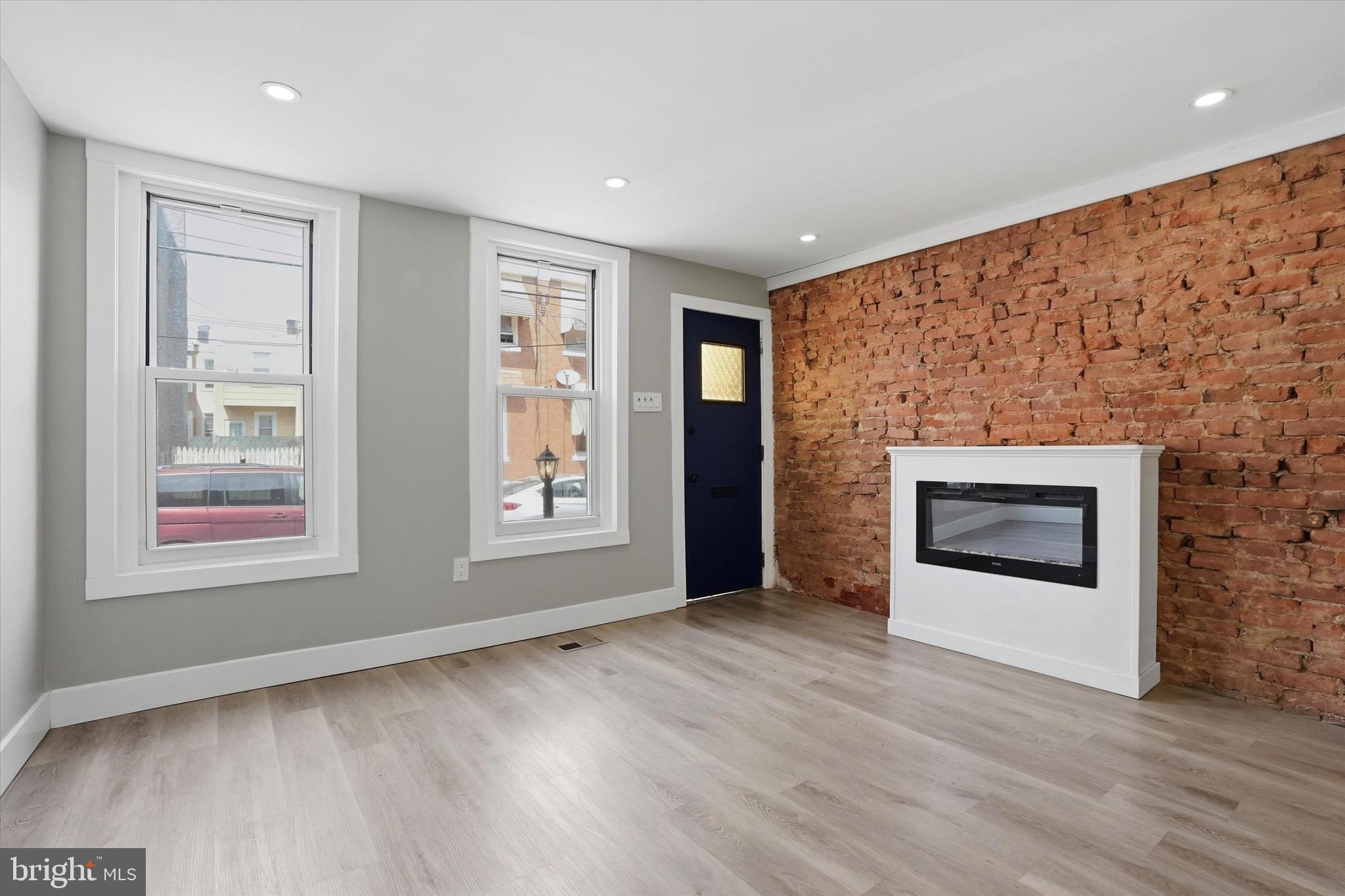 PORT RICHMOND - Residential