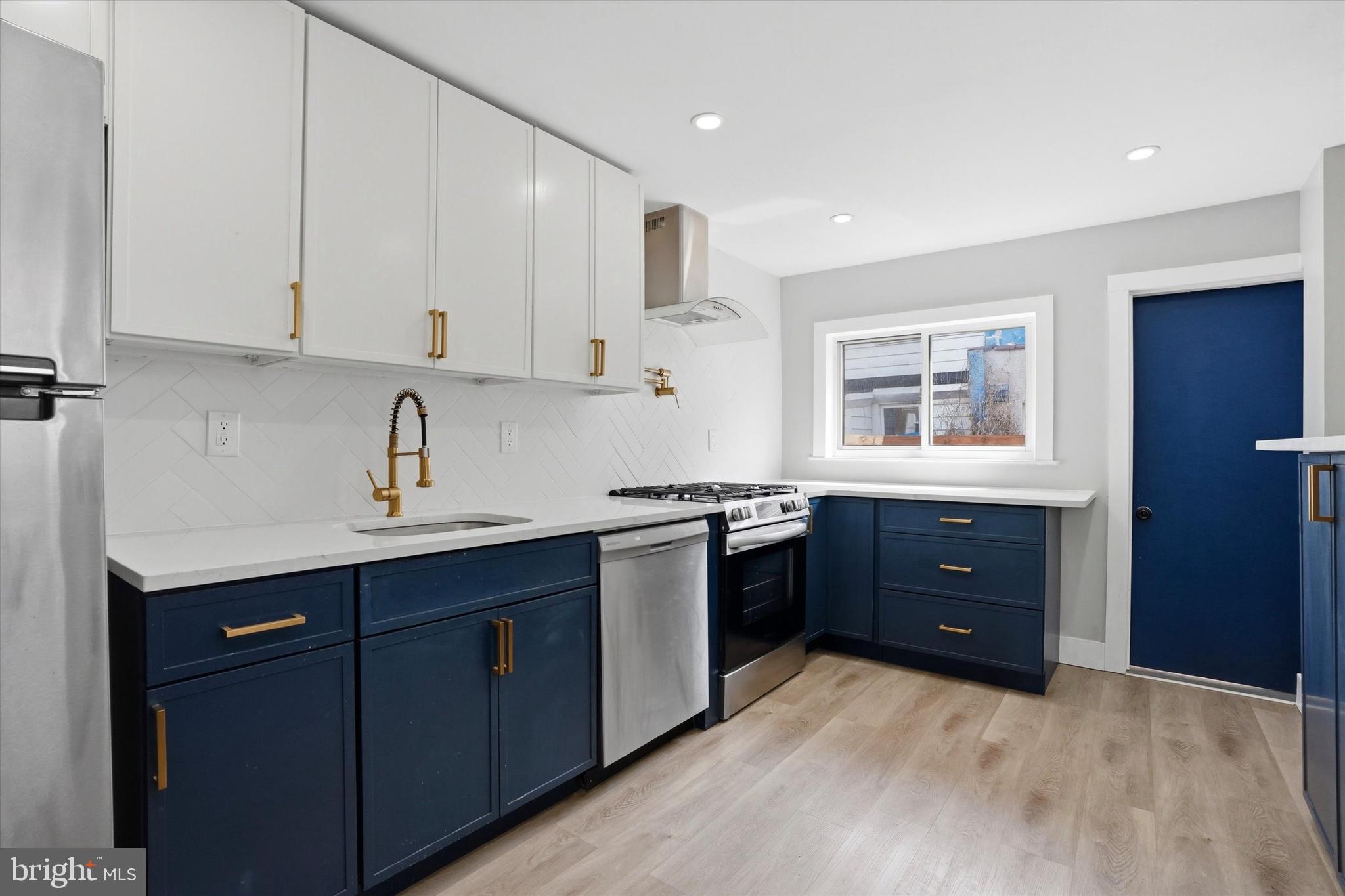 PORT RICHMOND - Residential