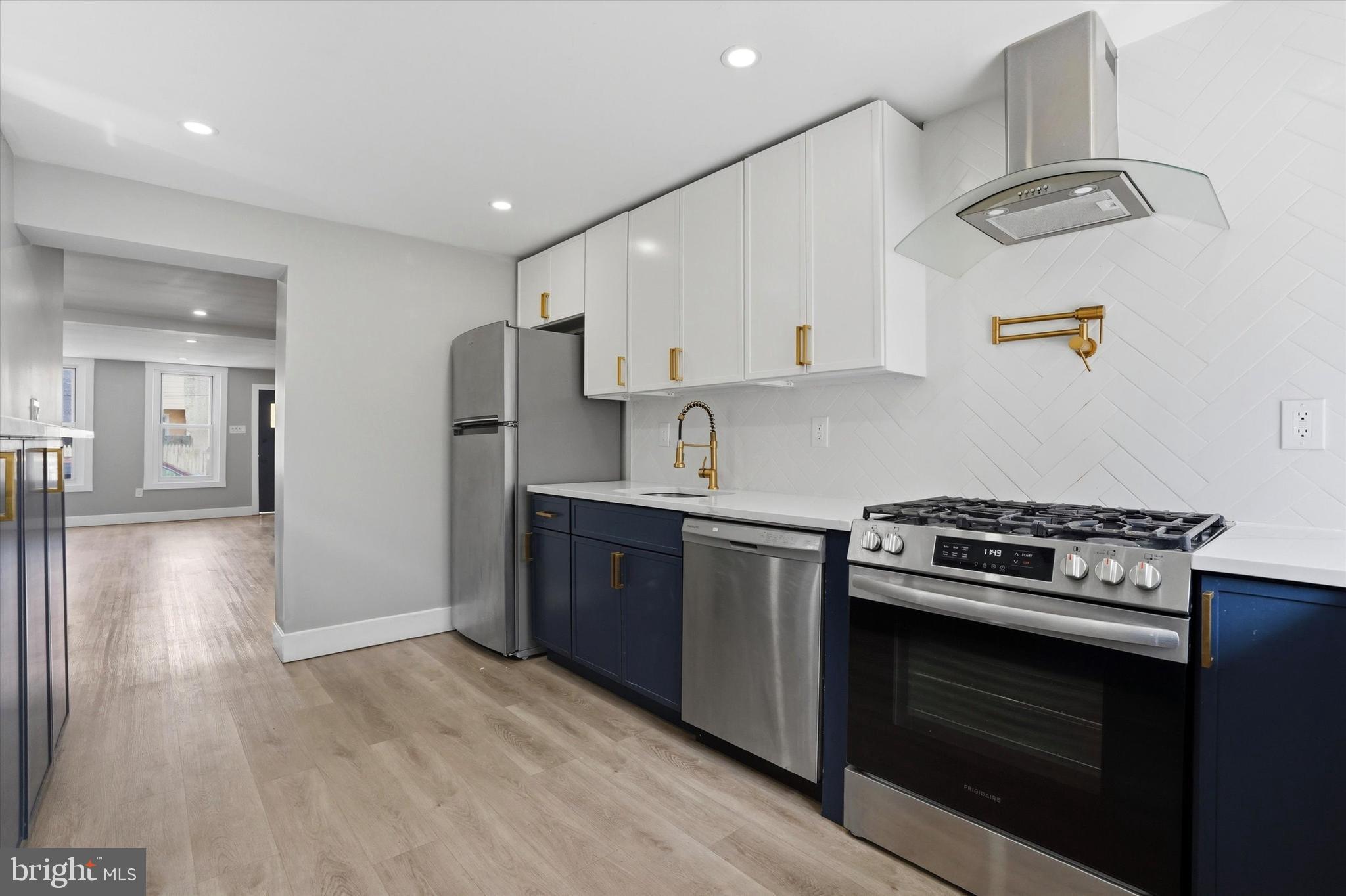 PORT RICHMOND - Residential