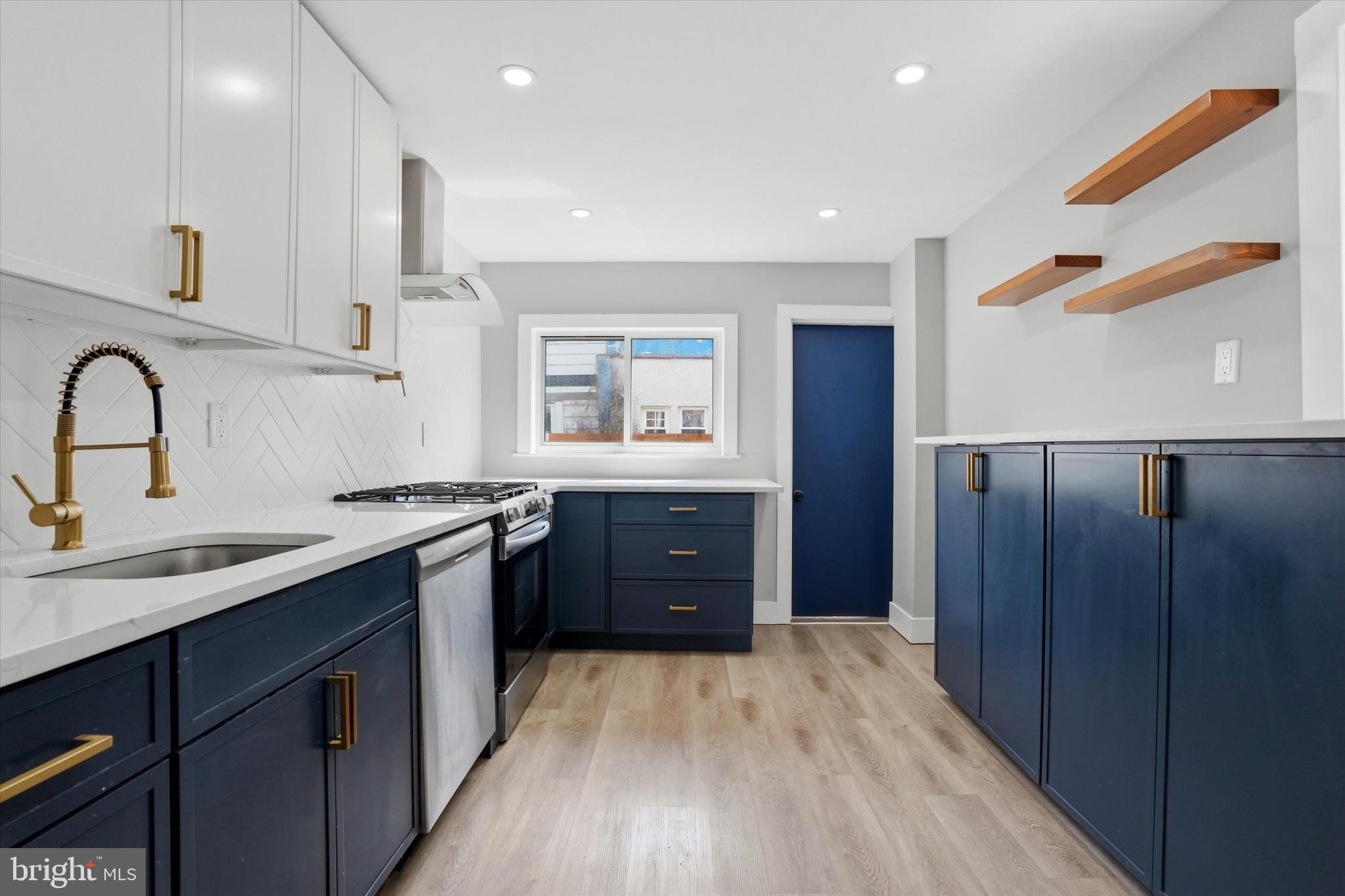 PORT RICHMOND - Residential