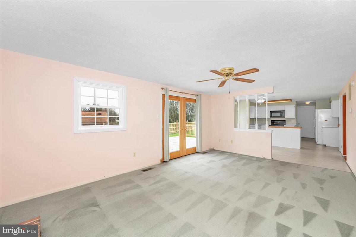 HILLCREST ORCHARDS - Residential