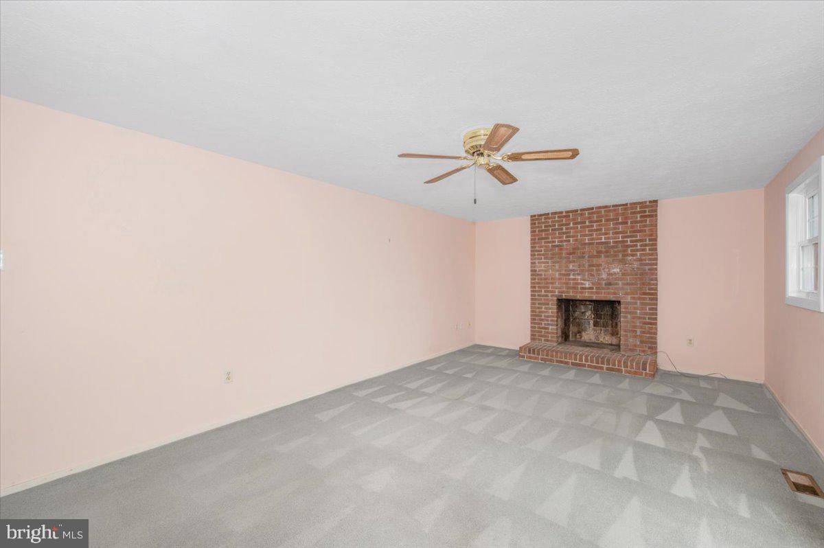 HILLCREST ORCHARDS - Residential