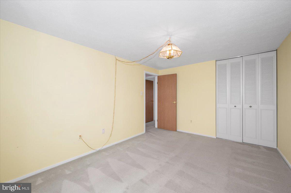 HILLCREST ORCHARDS - Residential