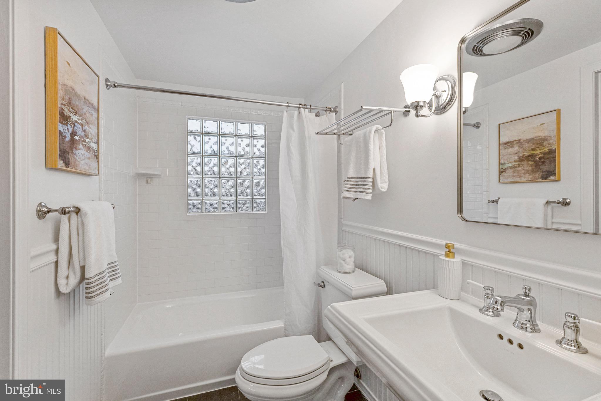 HILLWOOD - Residential