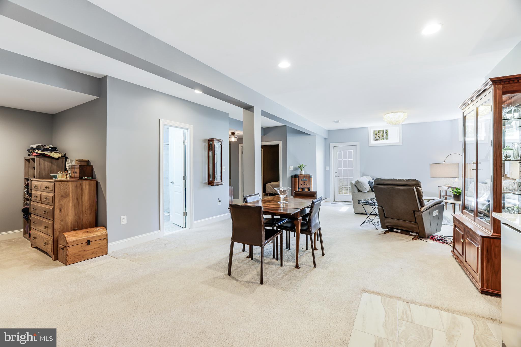 LANSDOWNE ON THE POTOMAC - Residential