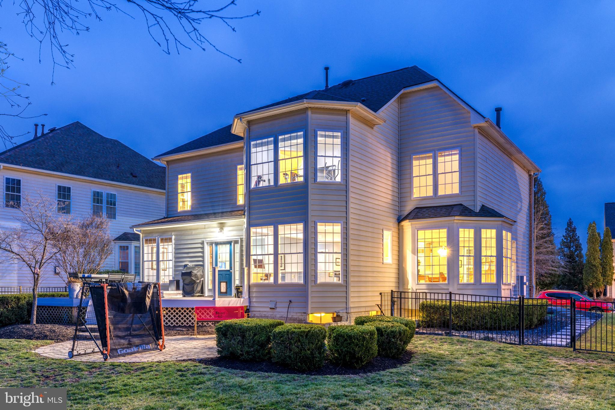 LANSDOWNE ON THE POTOMAC - Residential