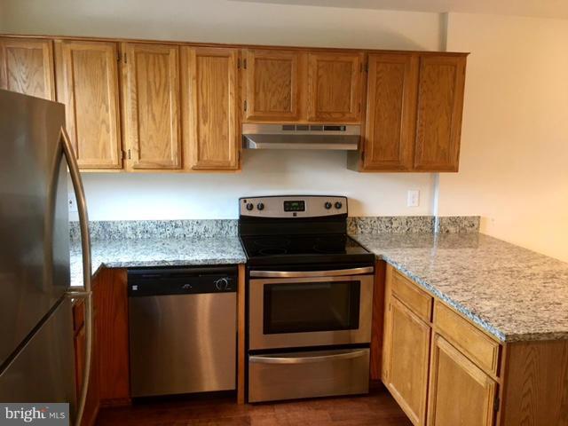 SUNNINGDALE MEADOWS - Residential Lease