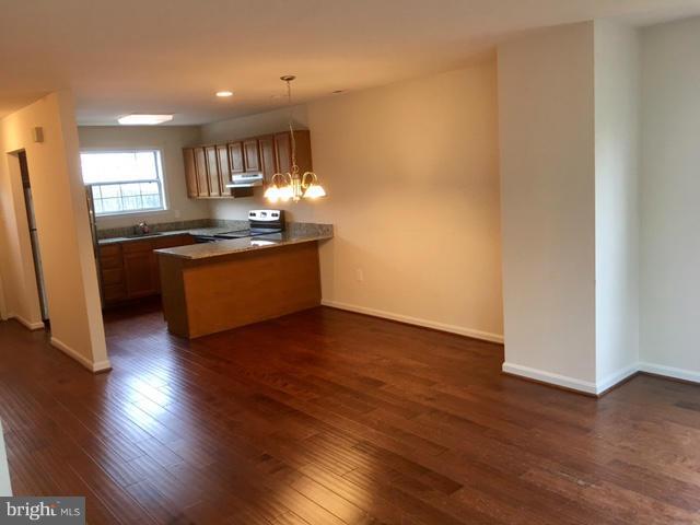 SUNNINGDALE MEADOWS - Residential Lease