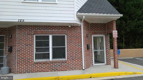 Photo of 125 Pleasant Street SW #B; UPSTAIRS, VIENNA, VA 22180 (MLS # VAFX2260716)