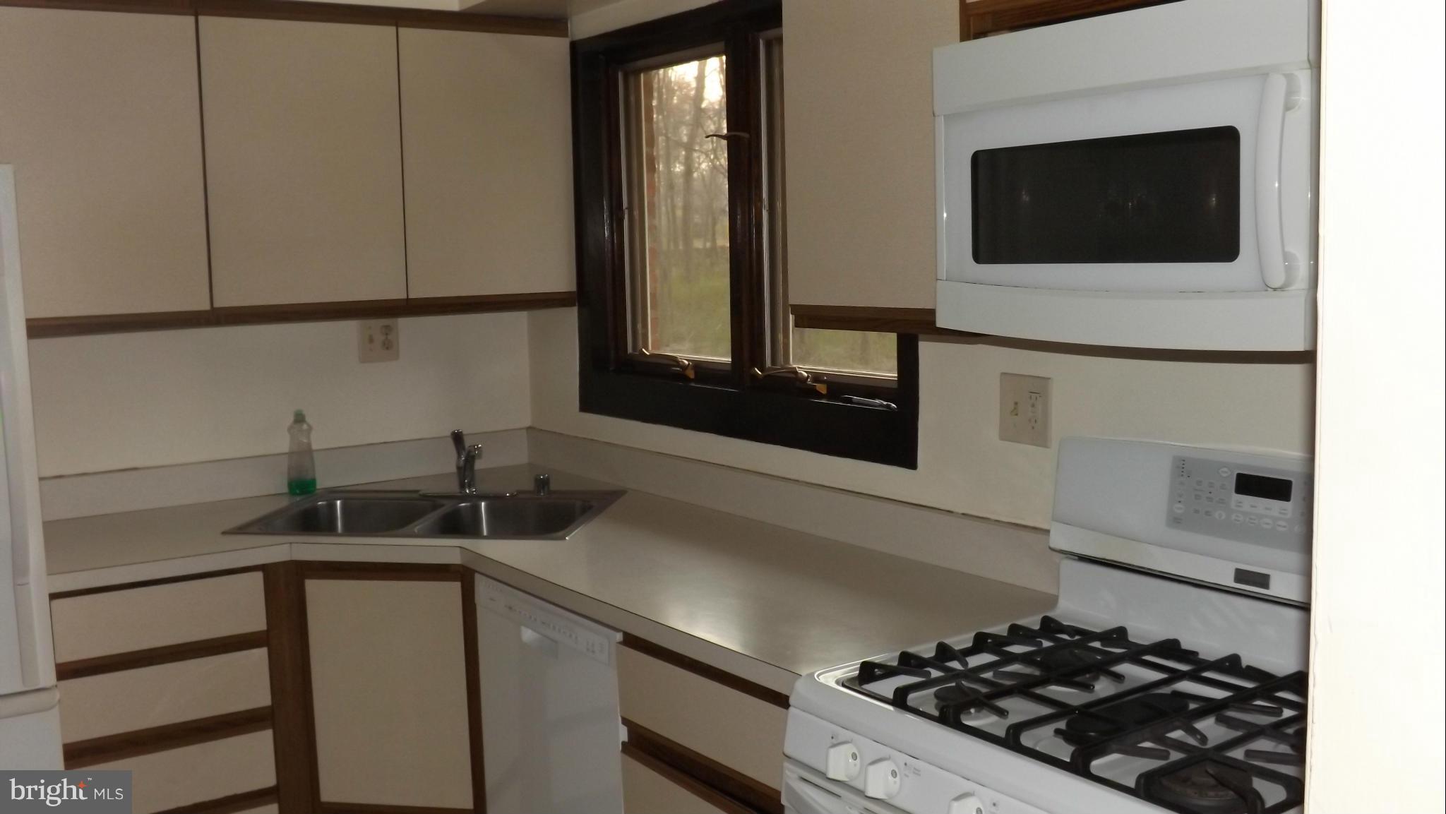 RAVENSDALE - Residential Lease